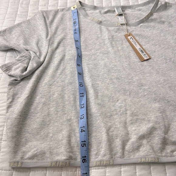 SKIMS Cotton Logo Super Cropped T Shirt in Light Heather Grey Size 4X NWT - Picture 8 of 8